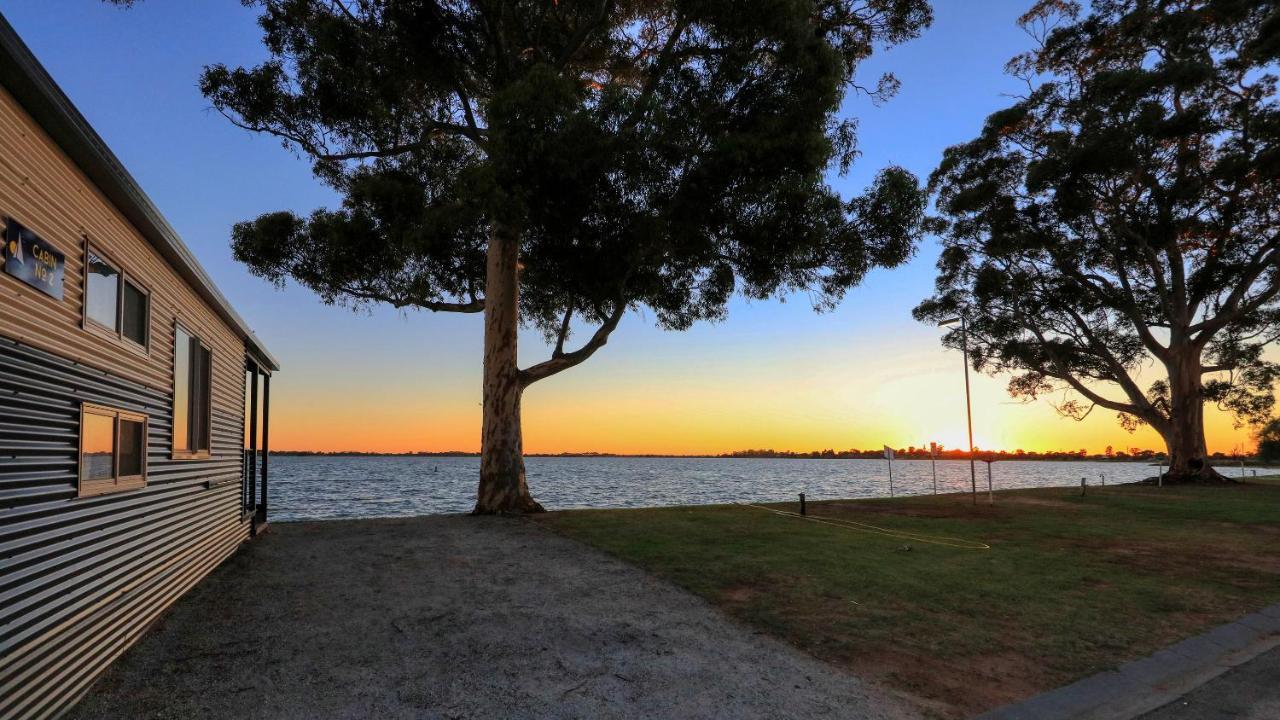 Lake Boga Caravan Park ภายนอก รูปภาพ