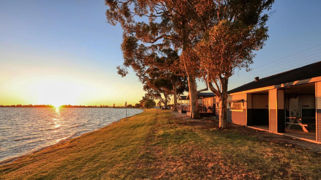 Lake Boga Caravan Park ภายนอก รูปภาพ