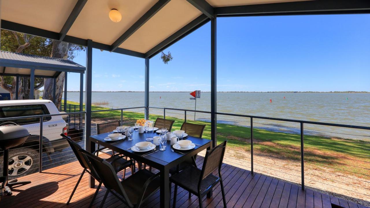 Lake Boga Caravan Park ภายนอก รูปภาพ