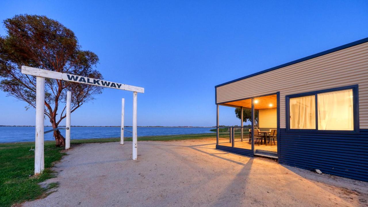 Lake Boga Caravan Park ภายนอก รูปภาพ