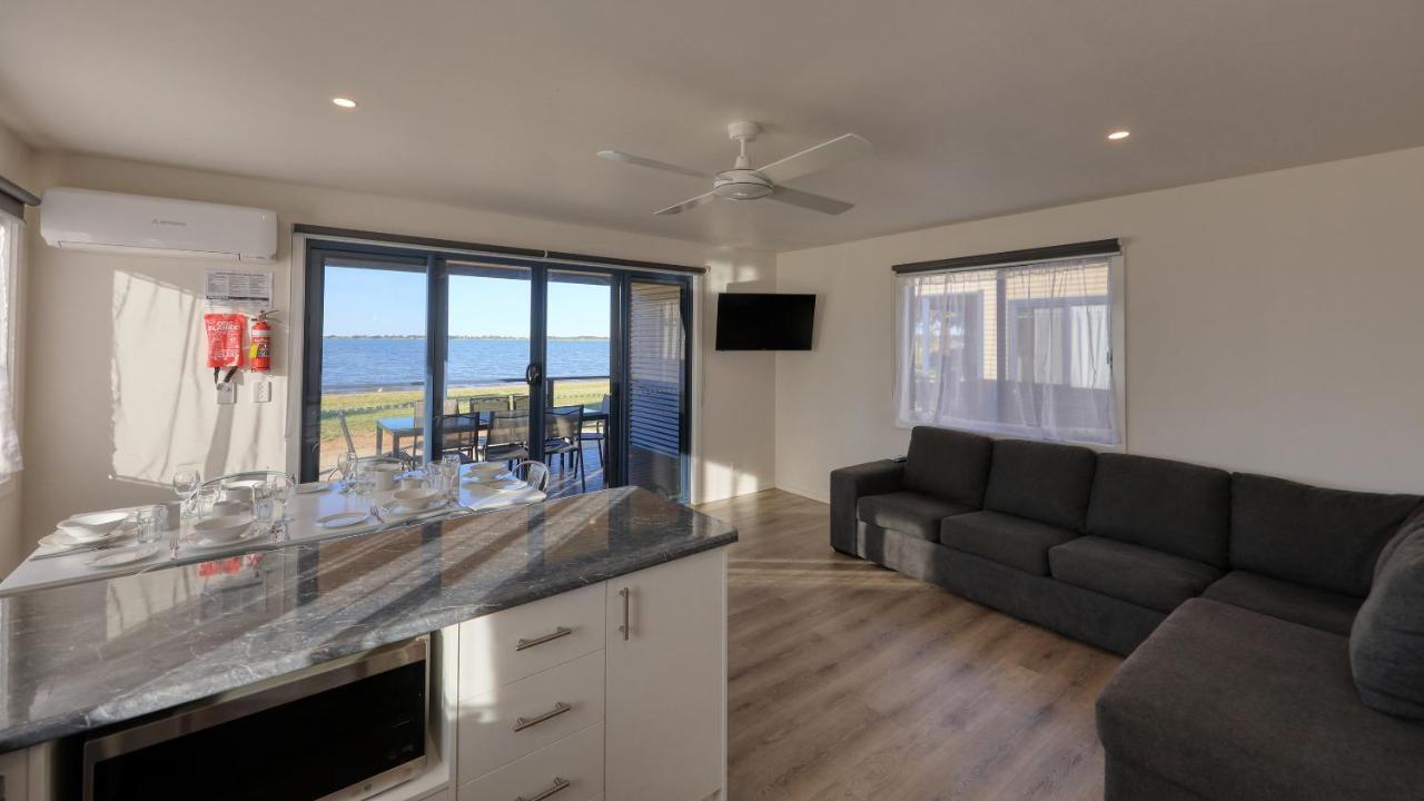 Lake Boga Caravan Park ภายนอก รูปภาพ
