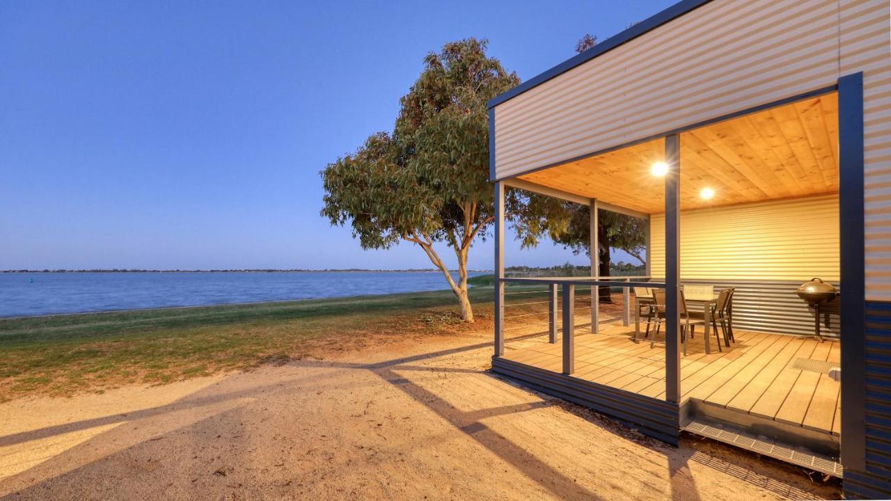 Lake Boga Caravan Park ภายนอก รูปภาพ