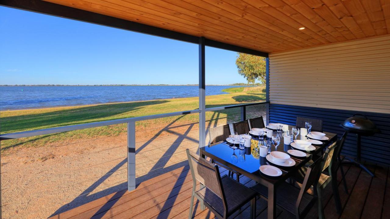 Lake Boga Caravan Park ภายนอก รูปภาพ