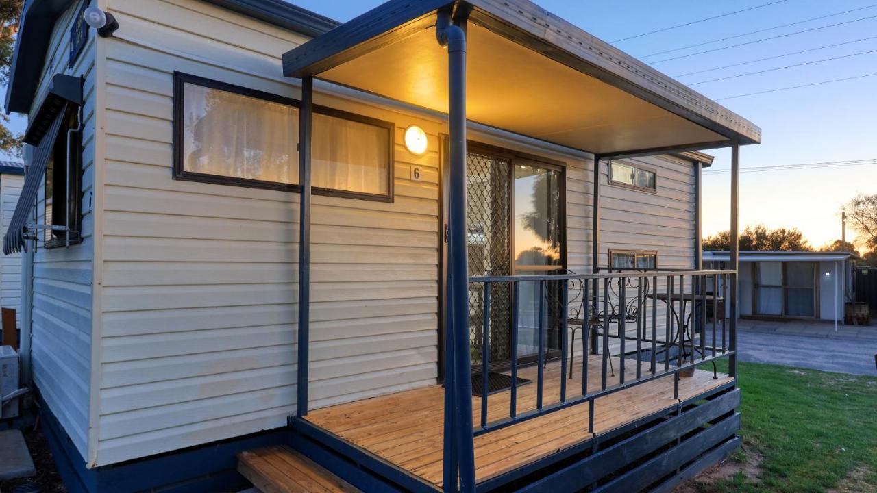 Lake Boga Caravan Park ภายนอก รูปภาพ