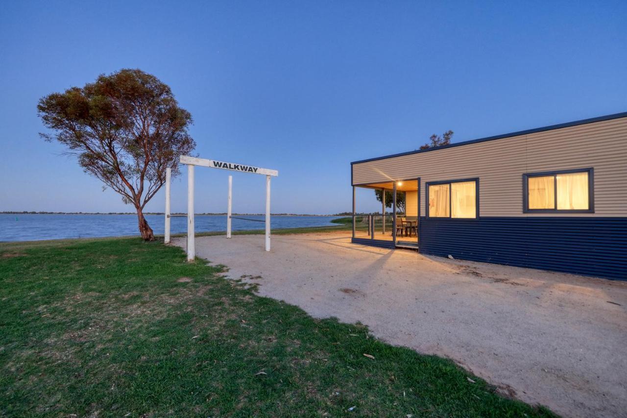 Lake Boga Caravan Park ภายนอก รูปภาพ