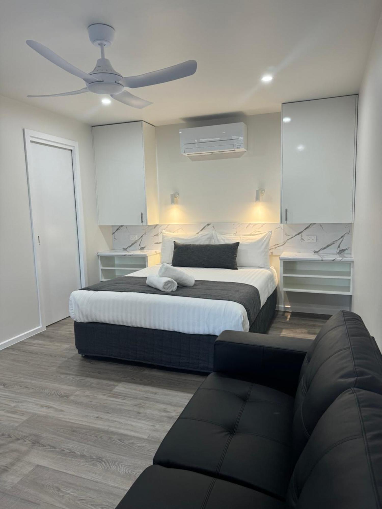 Lake Boga Caravan Park ภายนอก รูปภาพ